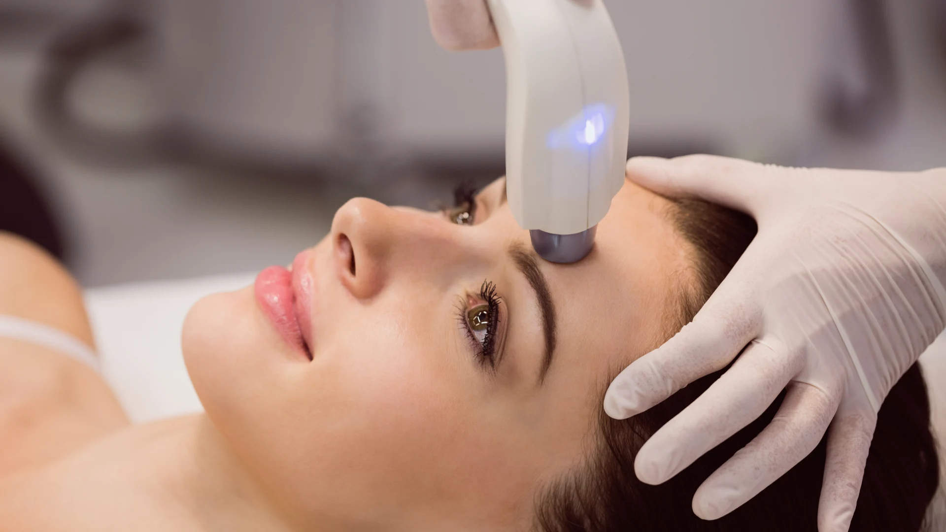 Emerald Laser vs Traditional Fat Loss: Why Non-Invasive Body Contouring Is the Future